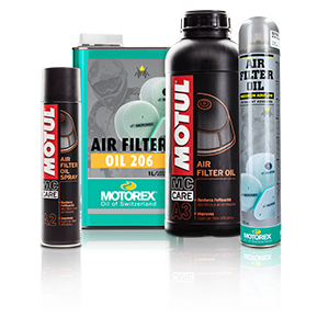 Luftfilteröle von Motul und Motorex in Spraydosen und Flaschen zur Pflege von Schaumstofffiltern.